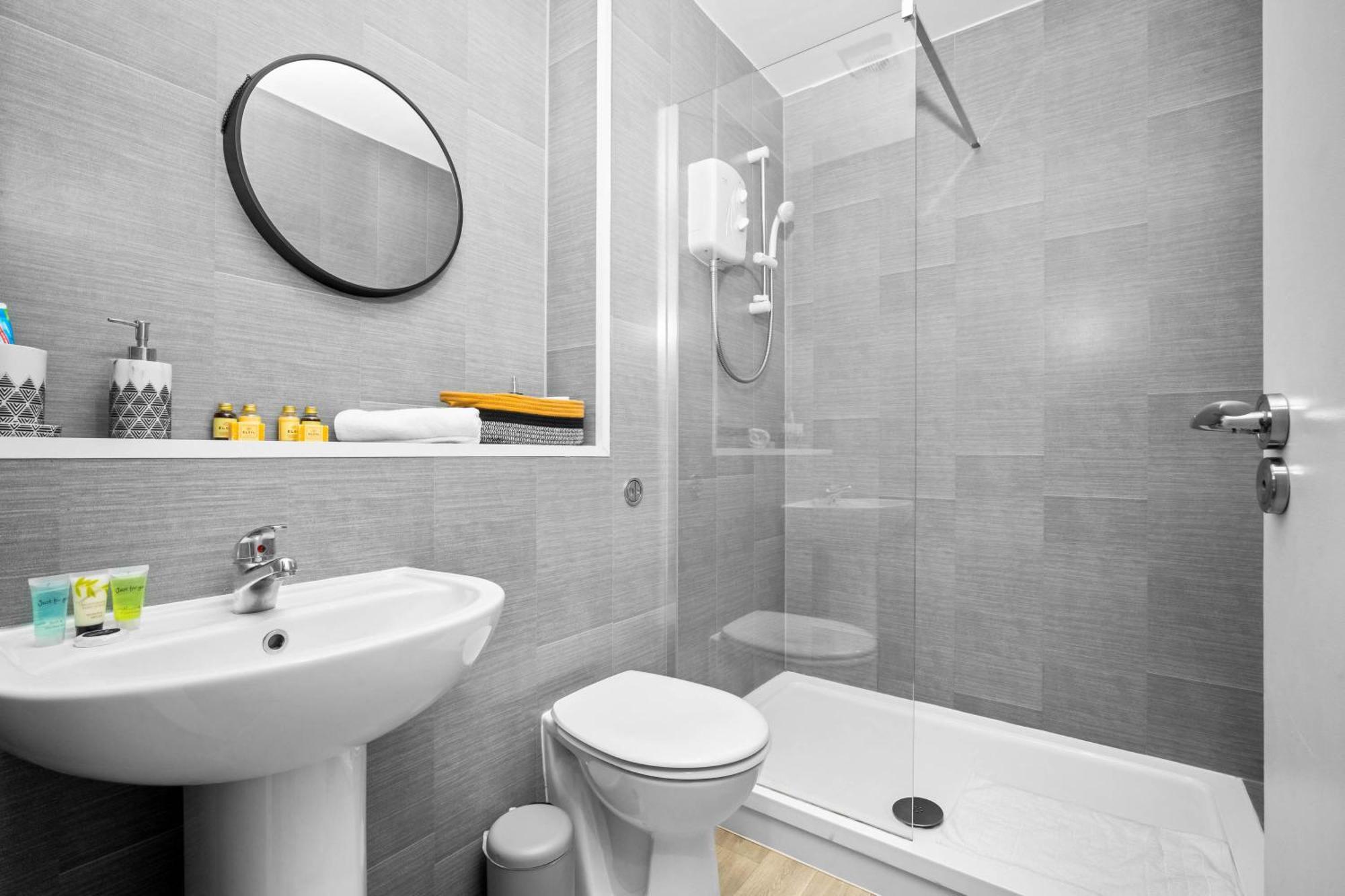 Luxury Apartment - Secure Parking - Gated Development - Near Jq & Birmingham City Centre 6Sh ภายนอก รูปภาพ