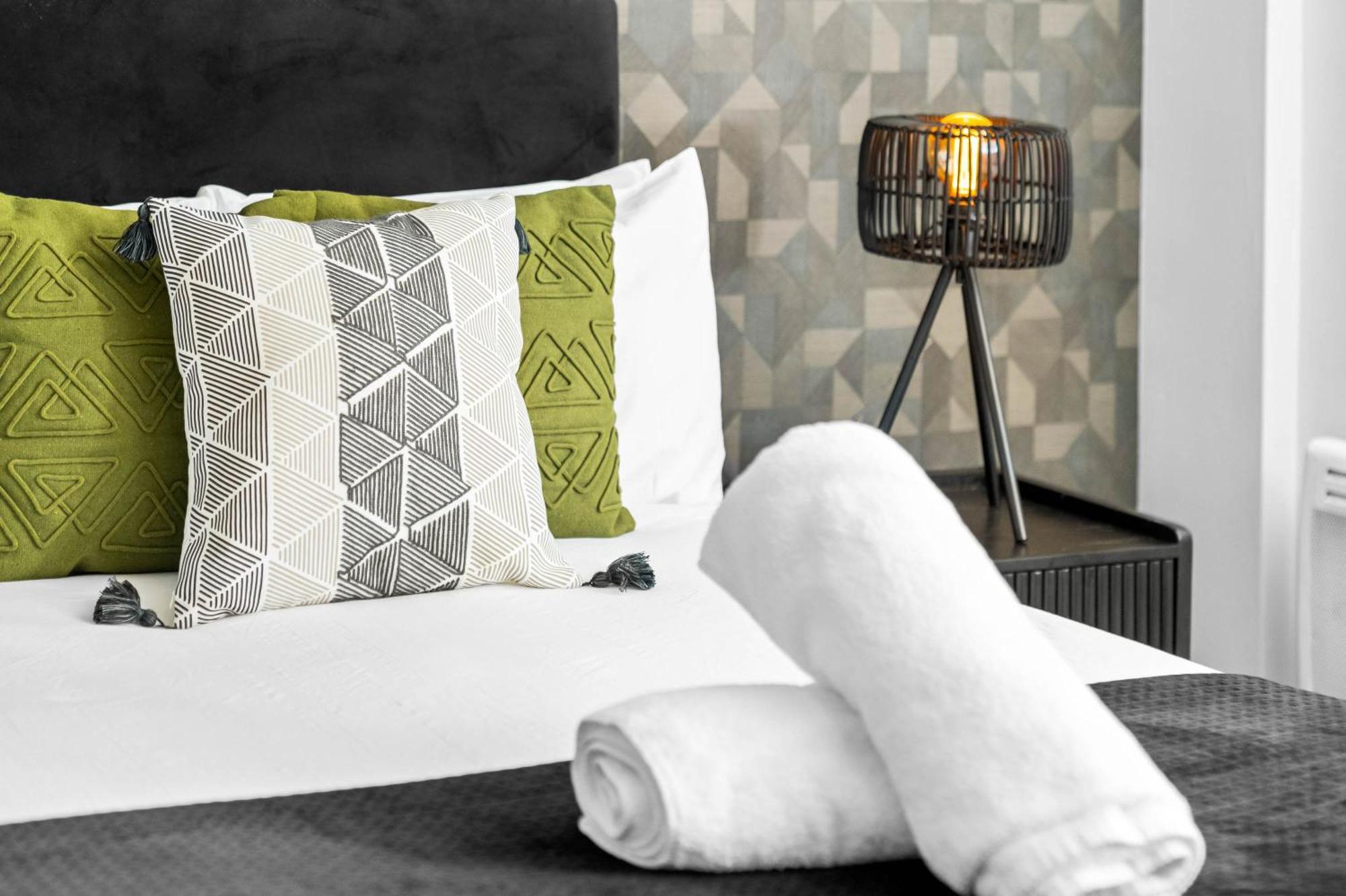 Luxury Apartment - Secure Parking - Gated Development - Near Jq & Birmingham City Centre 6Sh ภายนอก รูปภาพ